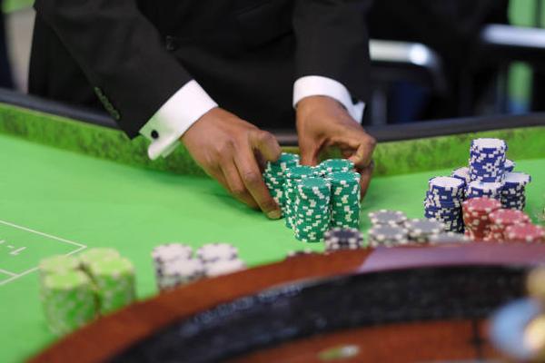 Try Popular Casino Games at a Singapore online casino for Fans